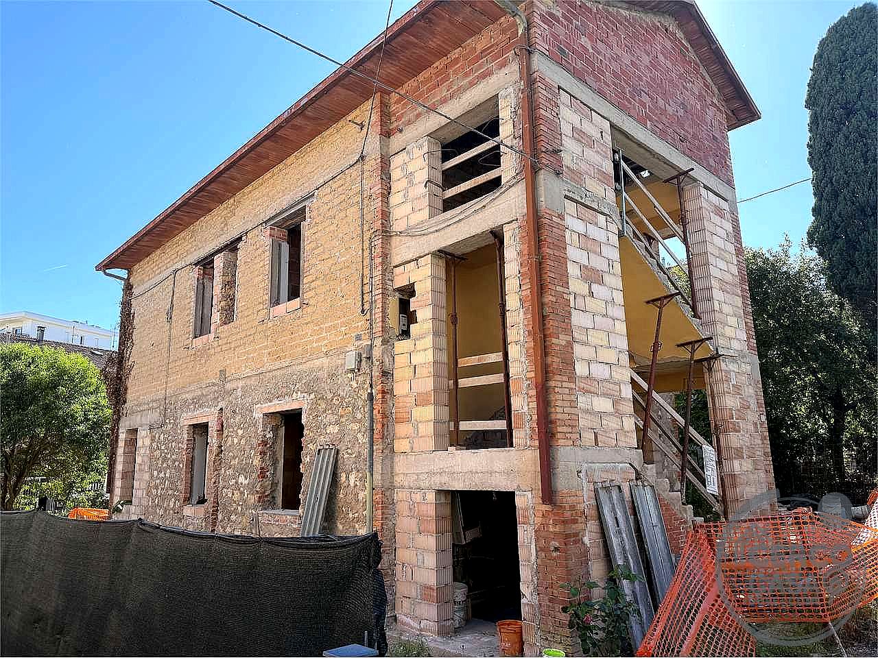 4 O PIÙ LOCALI VENDITA PERUGIA SAN SISTO · foto 2