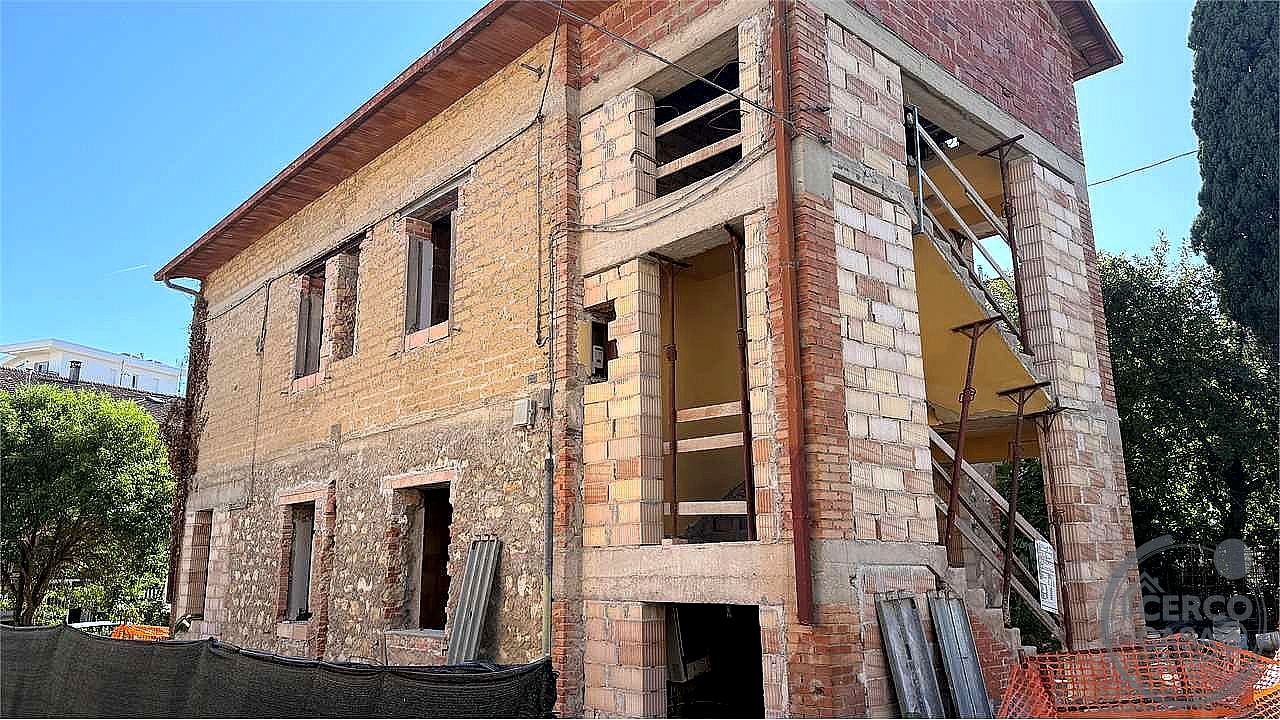4 O PIÙ LOCALI VENDITA PERUGIA SAN SISTO · foto 3
