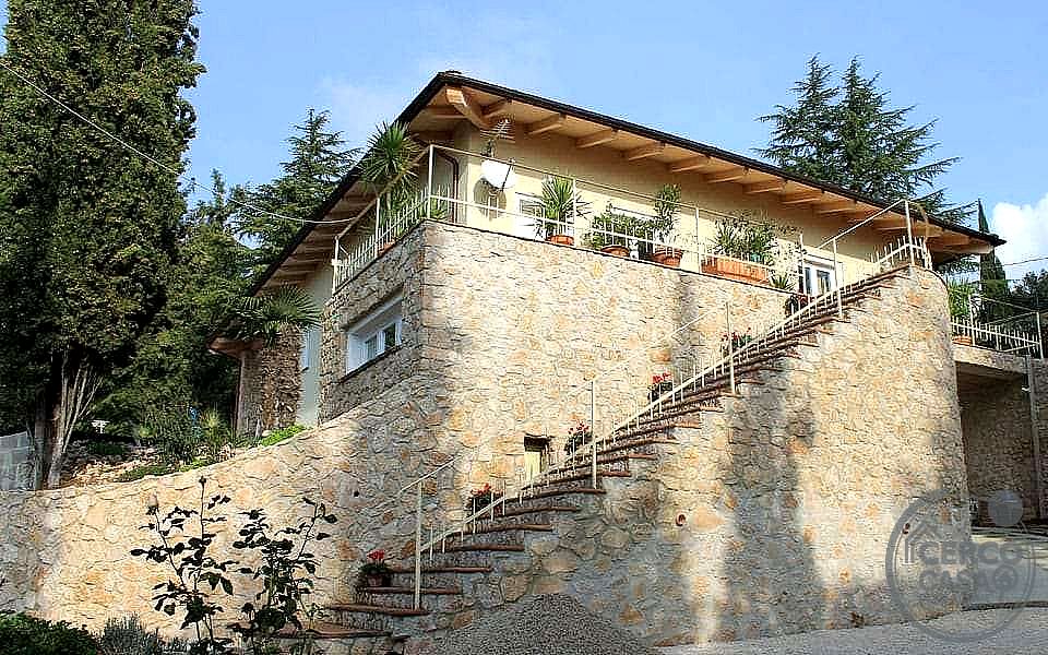 VILLA VENDITA PERUGIA TRINITA · foto 8