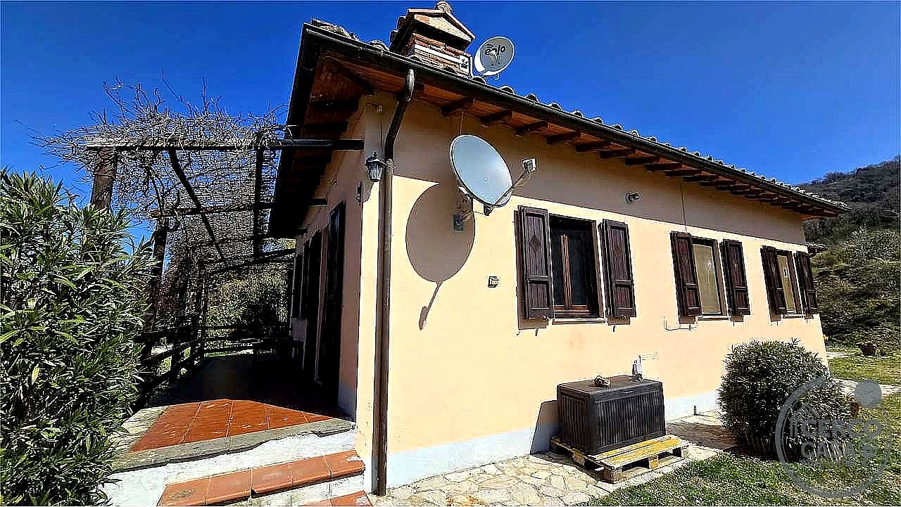 TRILOCALE VENDITA PANICALE