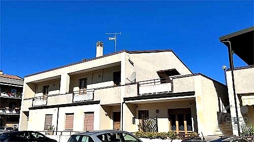 4 O PIÙ LOCALI VENDITA MAGIONE · foto 31