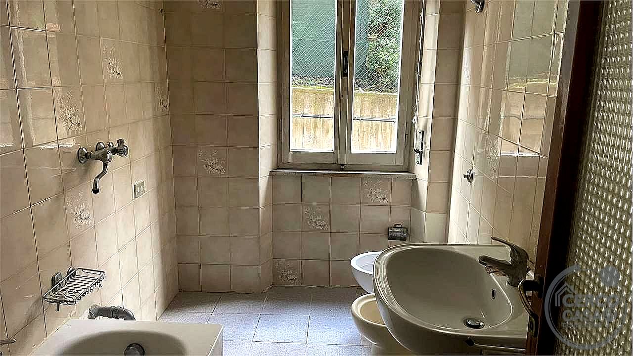 4 O PIÙ LOCALI VENDITA PERUGIA MONTELUCE · foto 30
