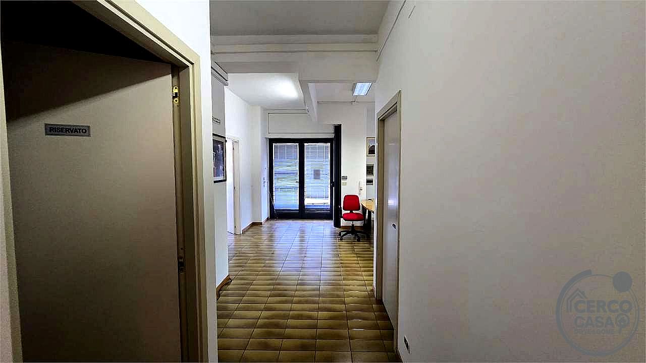 NEGOZIO VENDITA PERUGIA · foto 16