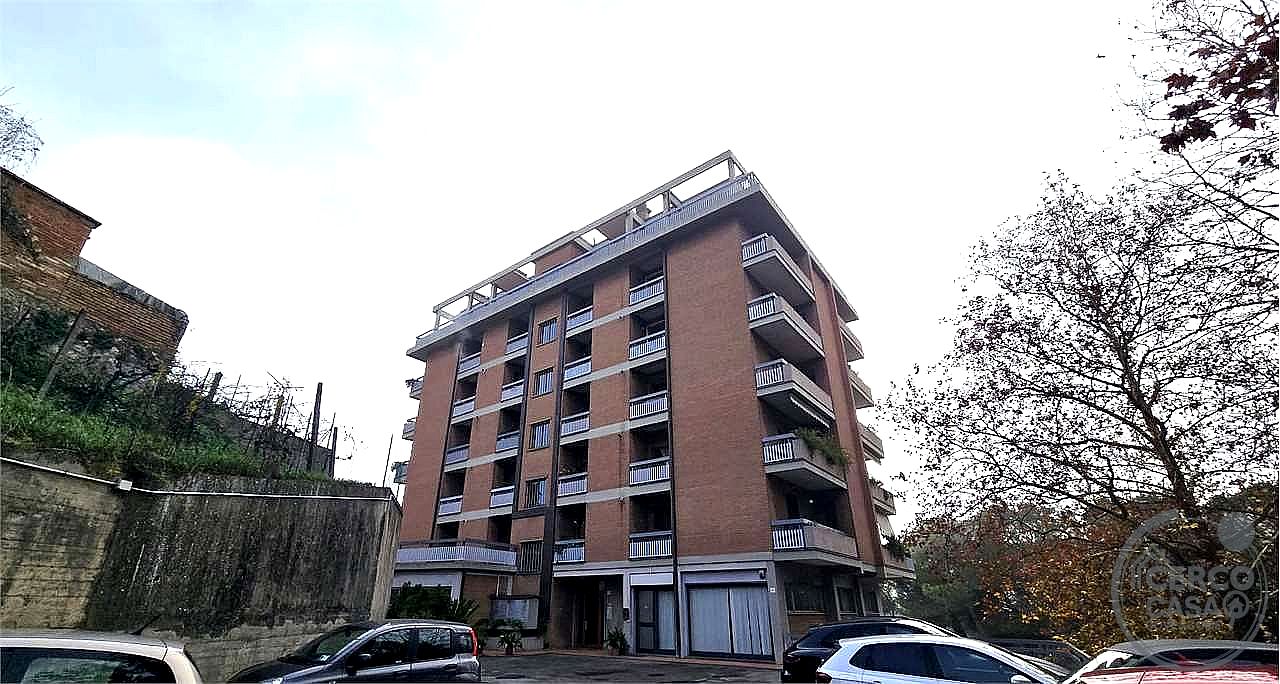 NEGOZIO VENDITA PERUGIA · foto 2