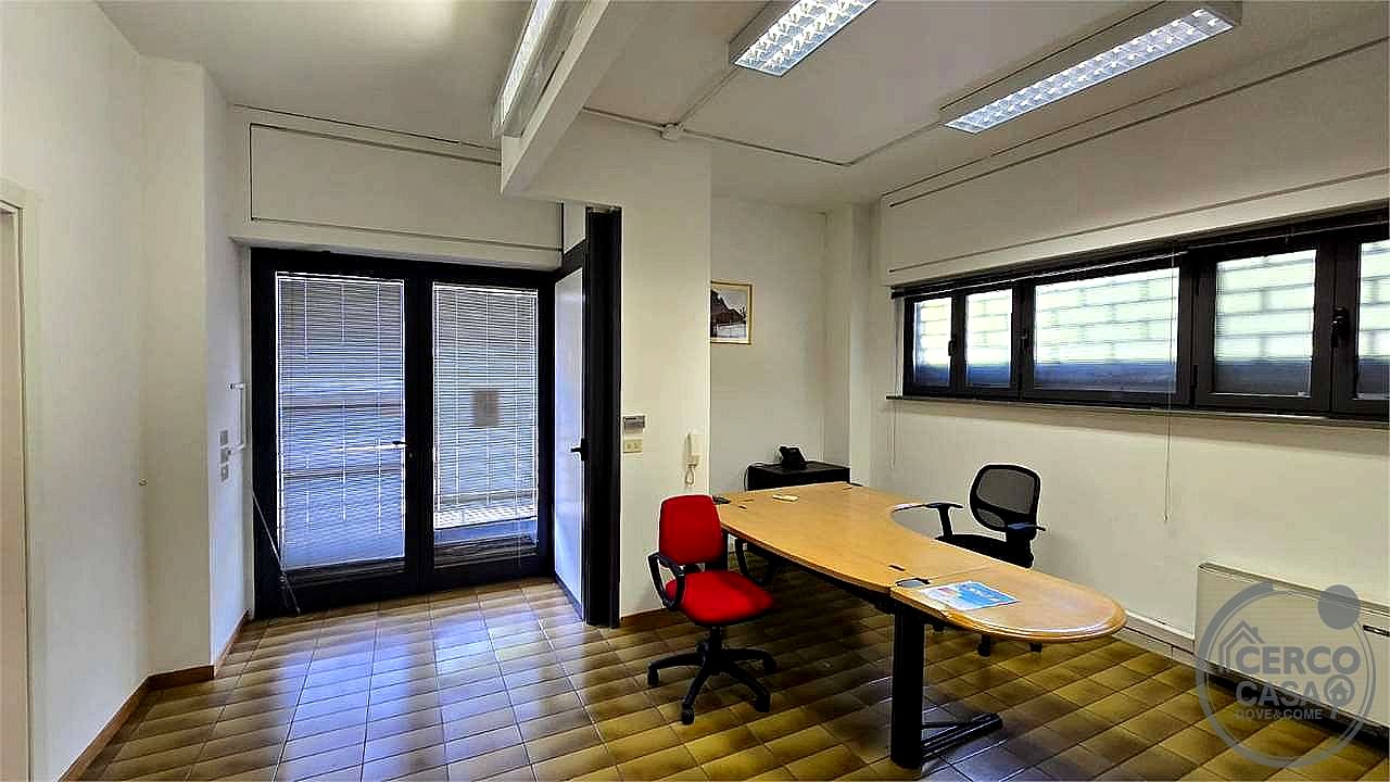 NEGOZIO VENDITA PERUGIA · foto 24