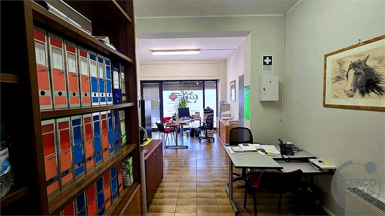 NEGOZIO VENDITA PERUGIA · foto 28