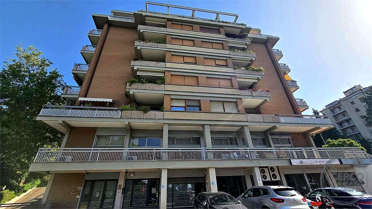 NEGOZIO VENDITA PERUGIA · foto 32