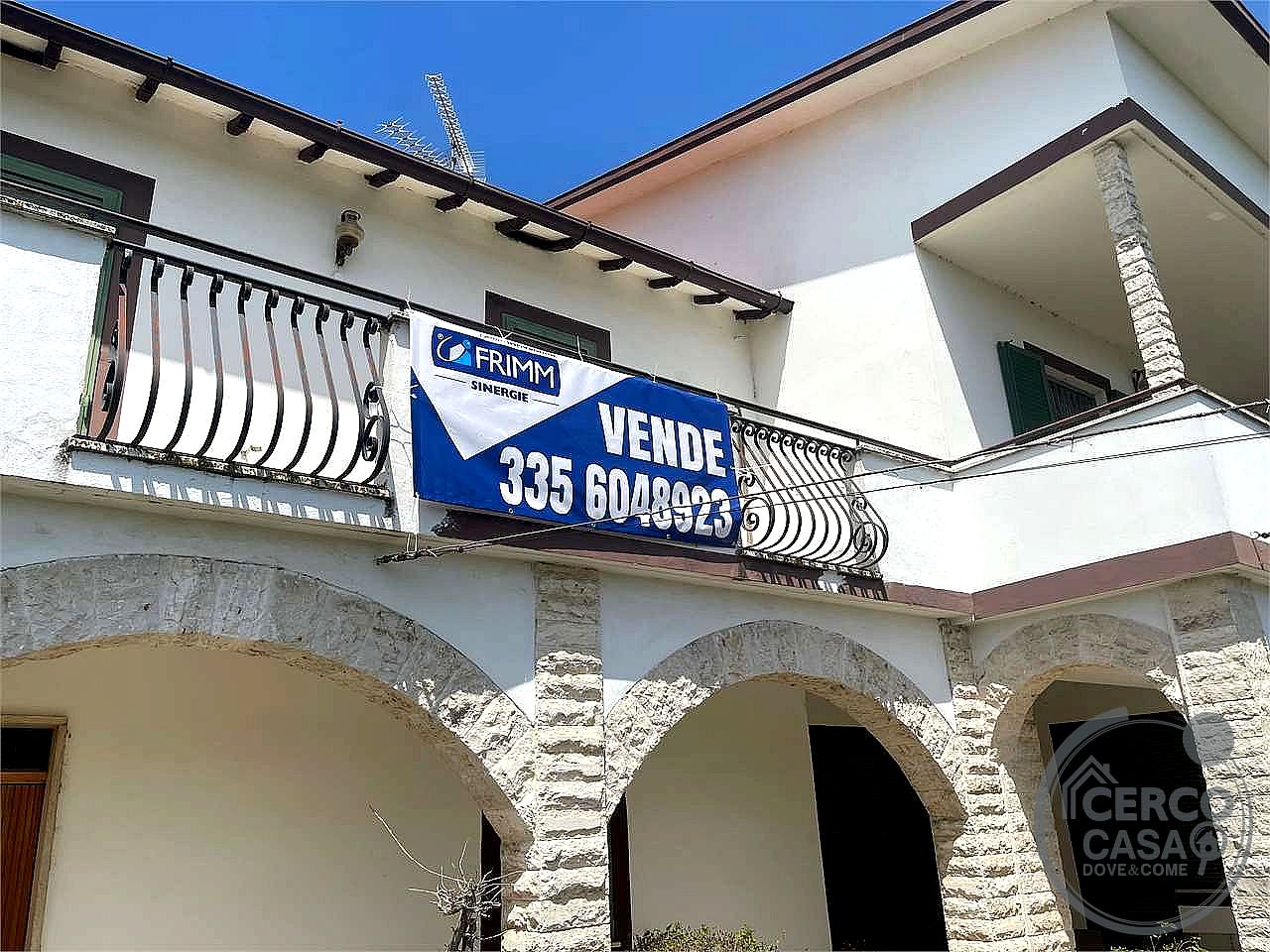 VILLA A SCHIERA VENDITA MAGIONE · foto 17