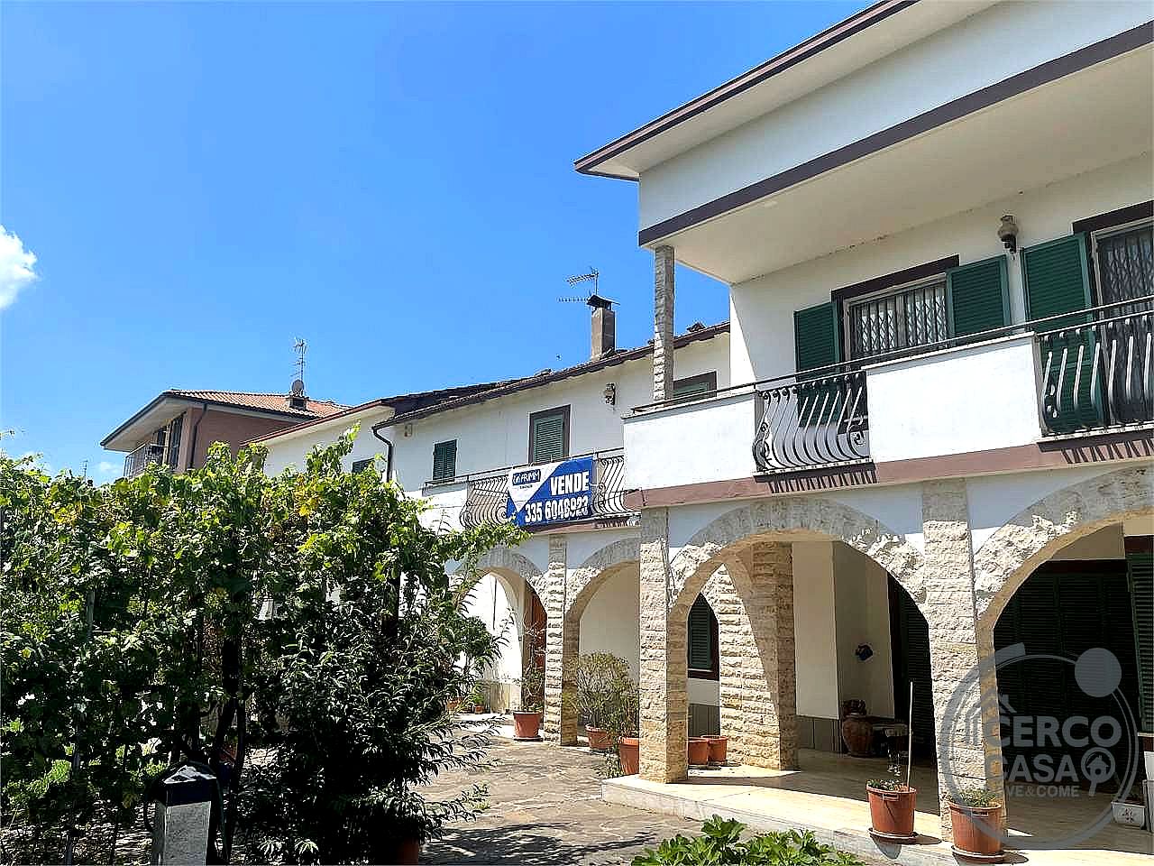 VILLA A SCHIERA VENDITA MAGIONE · foto 18
