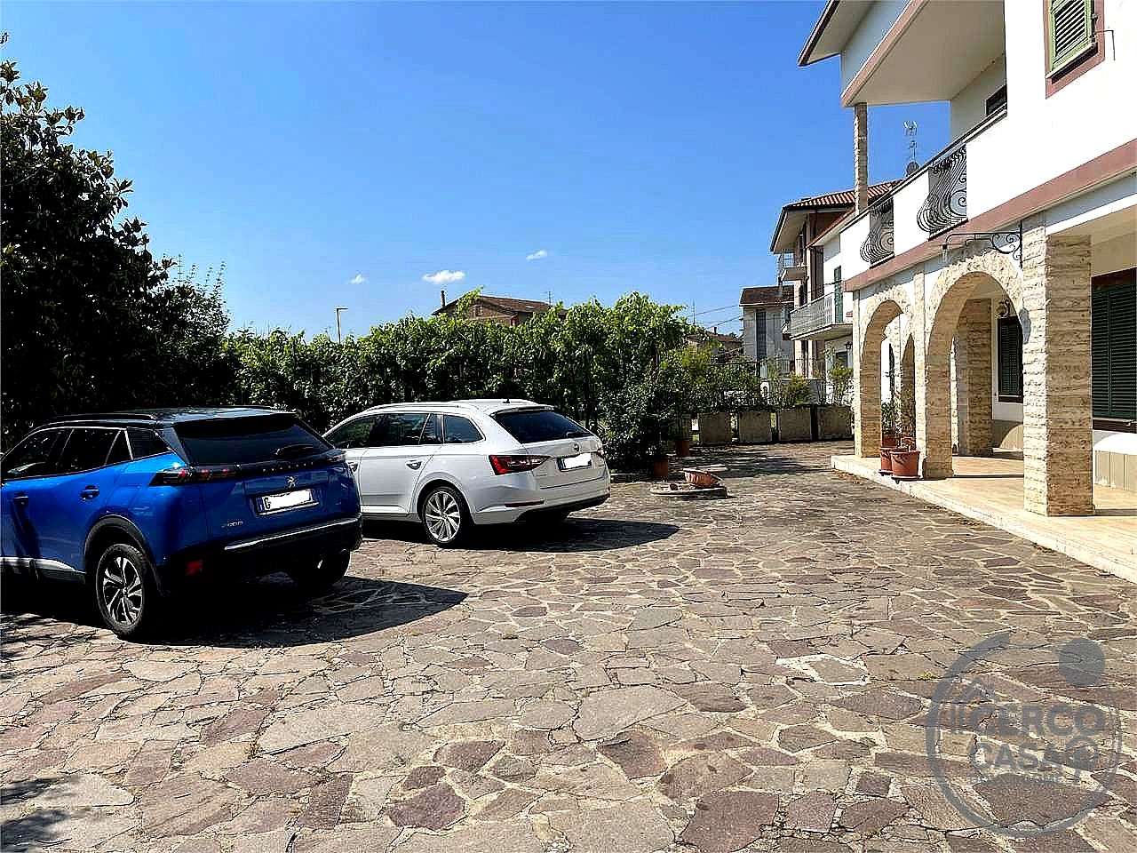VILLA A SCHIERA VENDITA MAGIONE · foto 20