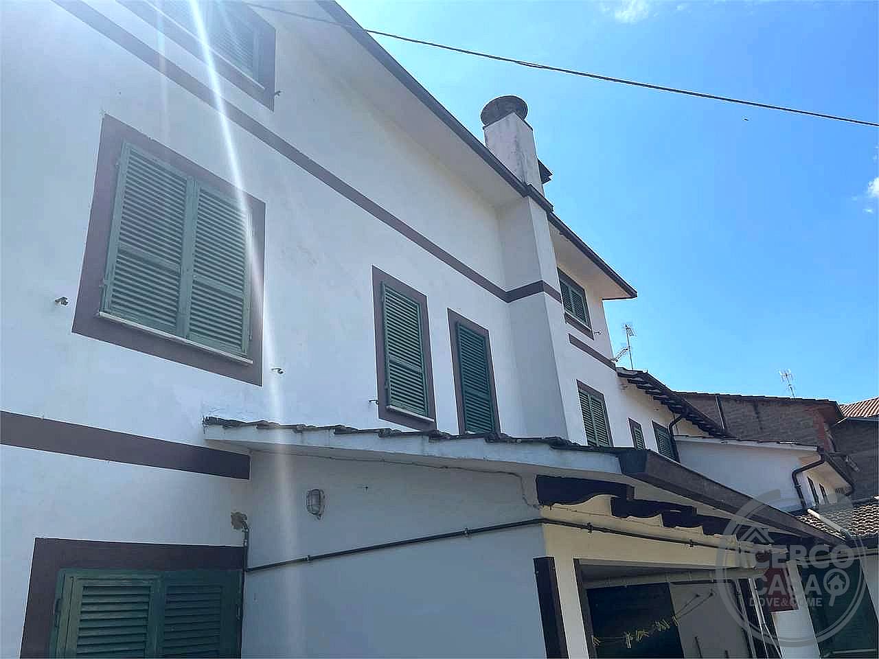 VILLA A SCHIERA VENDITA MAGIONE · foto 21