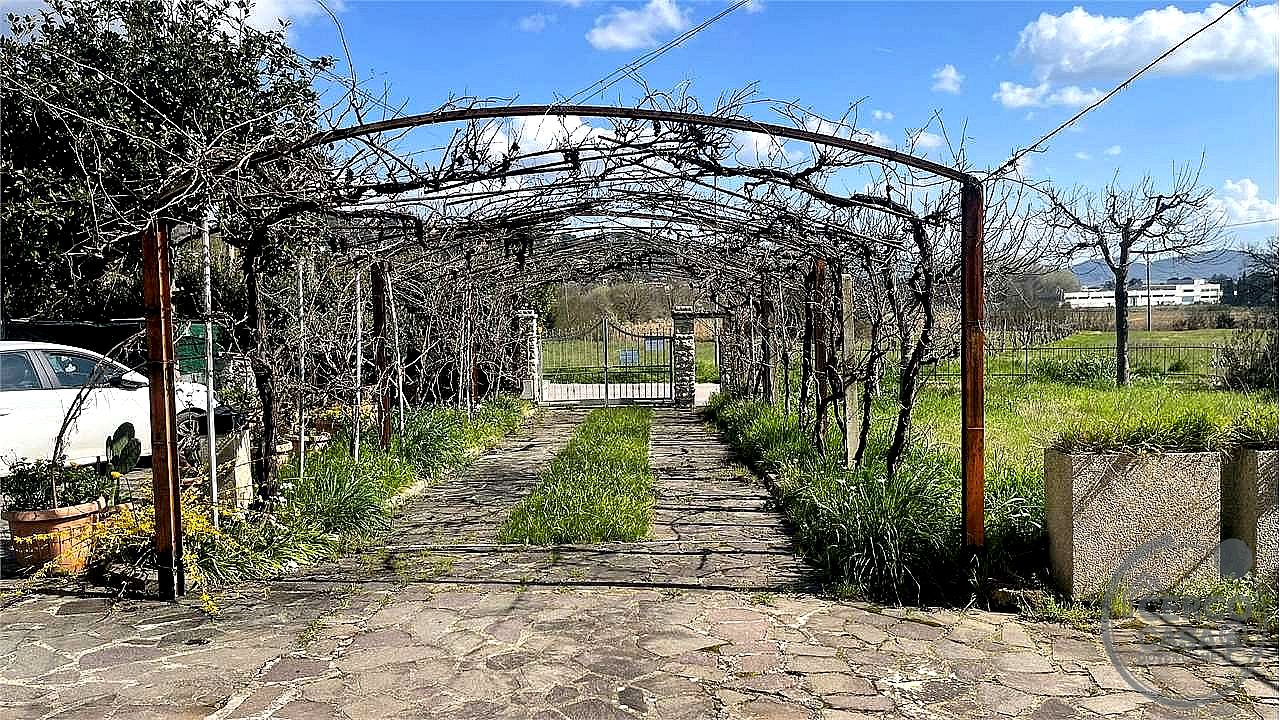 VILLA A SCHIERA VENDITA MAGIONE · foto 4