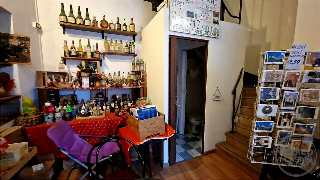 NEGOZIO VENDITA MAGIONE · foto 2