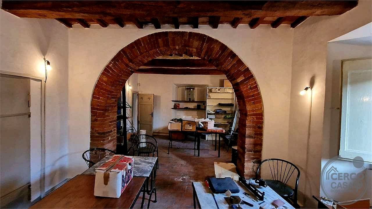 NEGOZIO VENDITA MAGIONE · foto 5