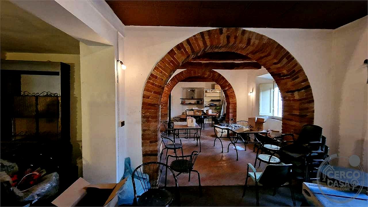 NEGOZIO VENDITA MAGIONE · foto 8