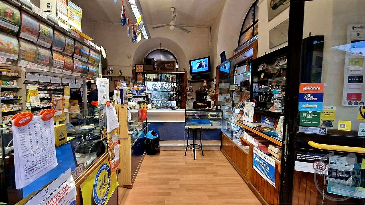 NEGOZIO VENDITA MAGIONE · foto 9