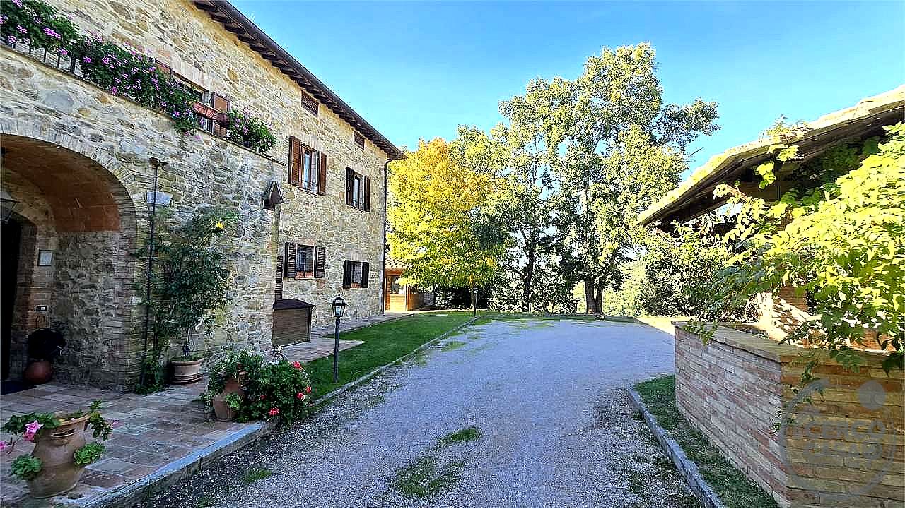 RUSTICO - CASALE VENDITA CORCIANO MANTIGNANA · foto 21