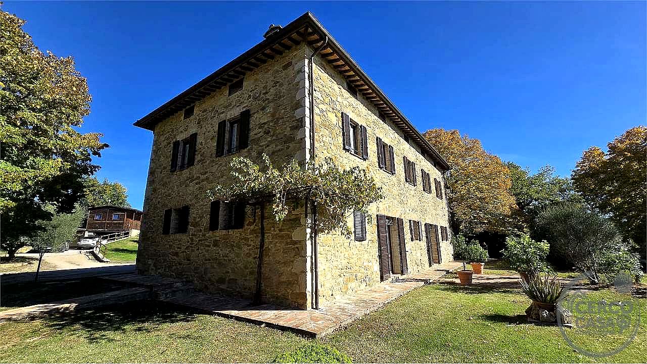 RUSTICO - CASALE VENDITA CORCIANO MANTIGNANA · foto 24