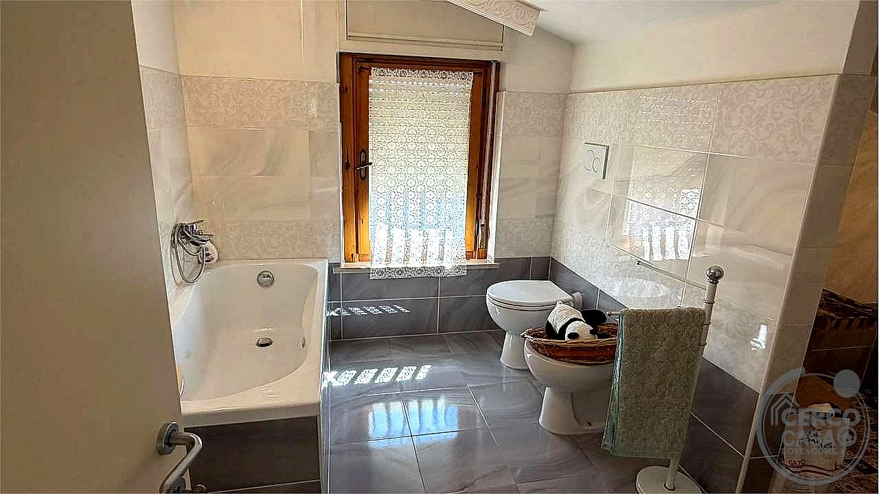 4 O PIÙ LOCALI VENDITA PERUGIA SANTA SABINA · foto 28