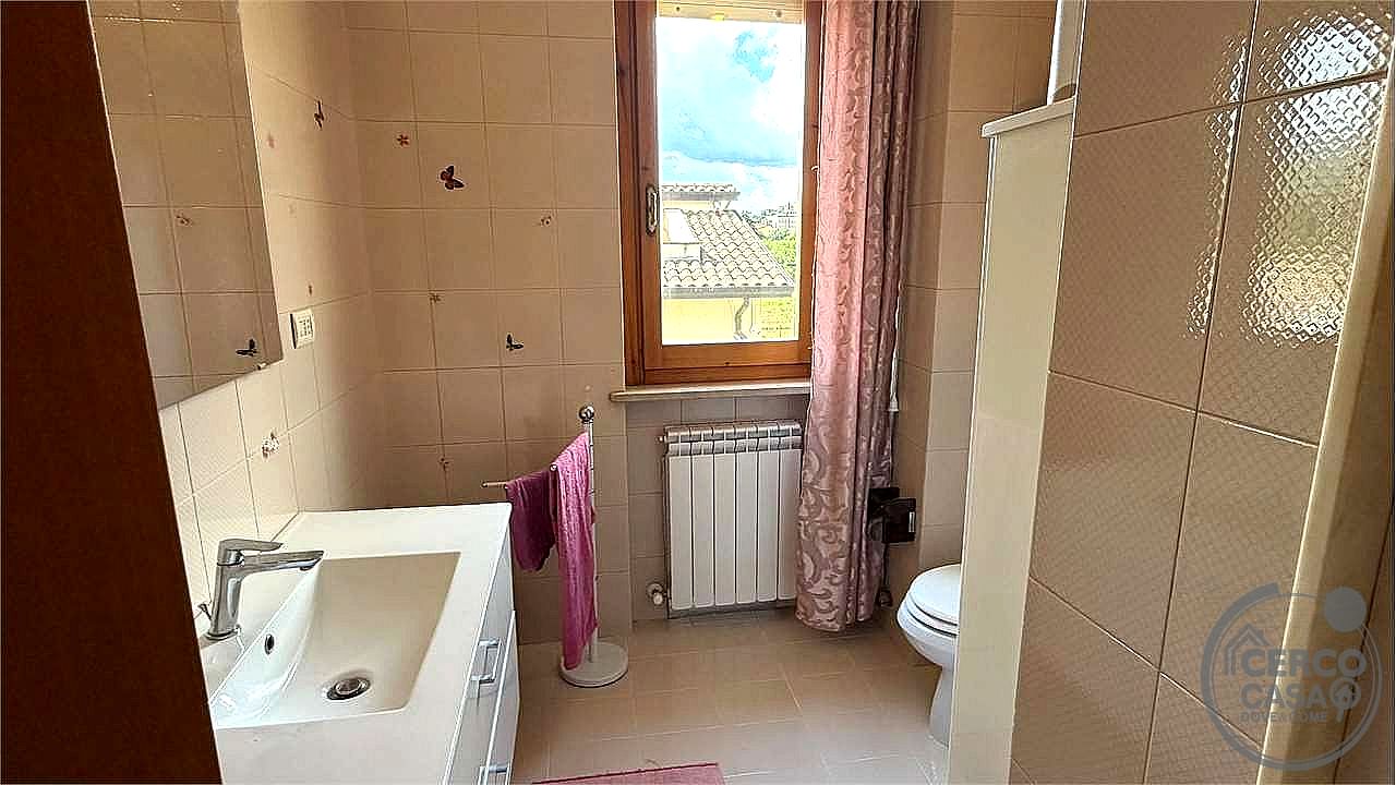 4 O PIÙ LOCALI VENDITA PERUGIA SANTA SABINA · foto 37