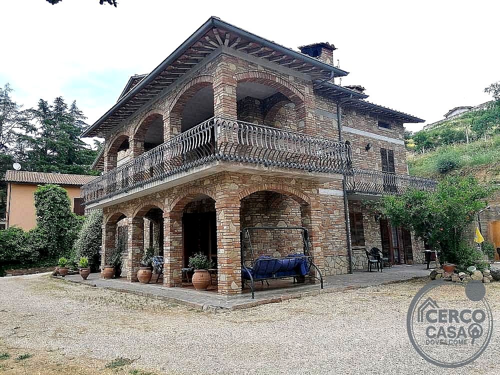 VILLA VENDITA DERUTA