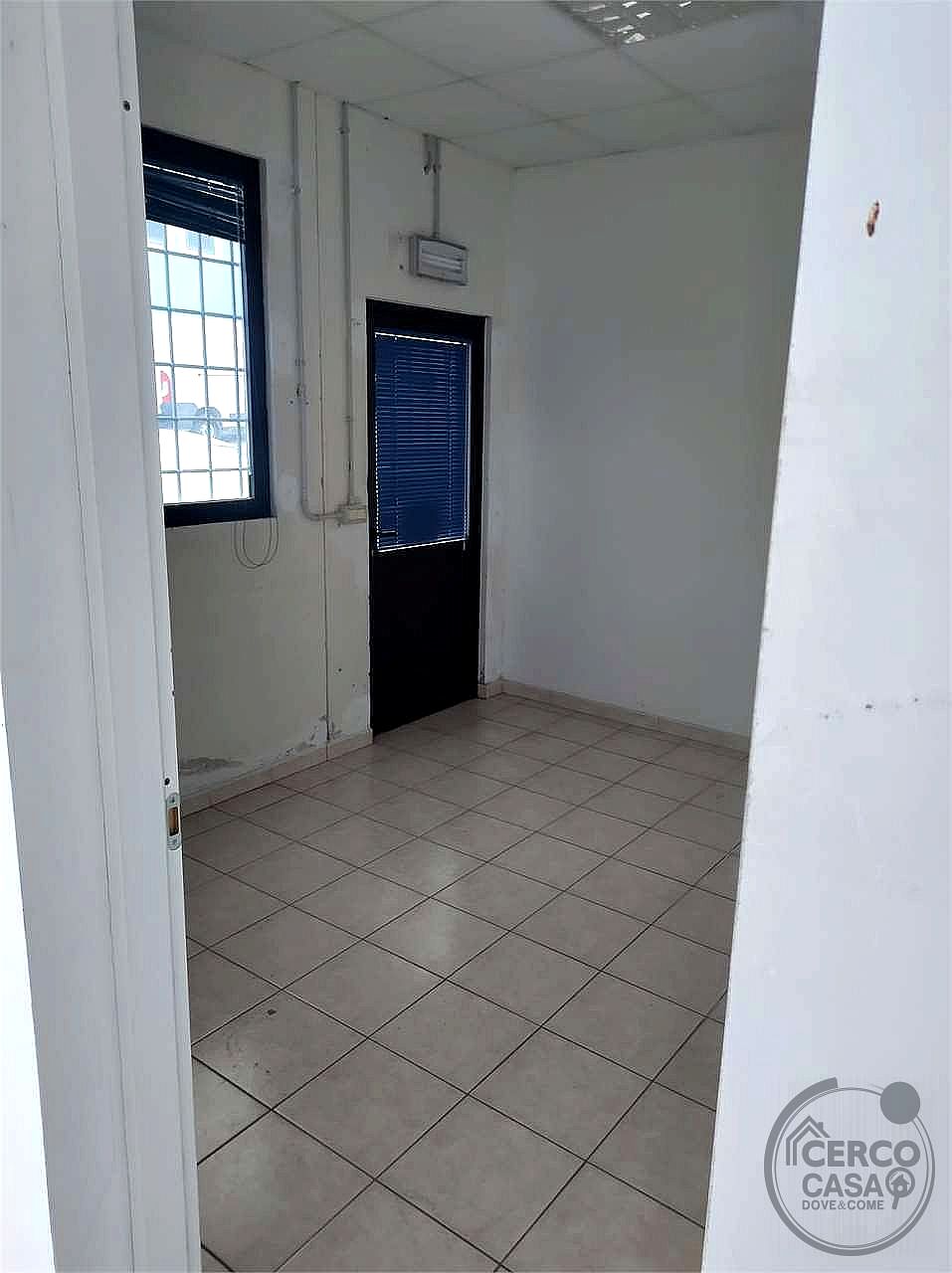 CAPANNONE VENDITA CORCIANO ELLERA · foto 12
