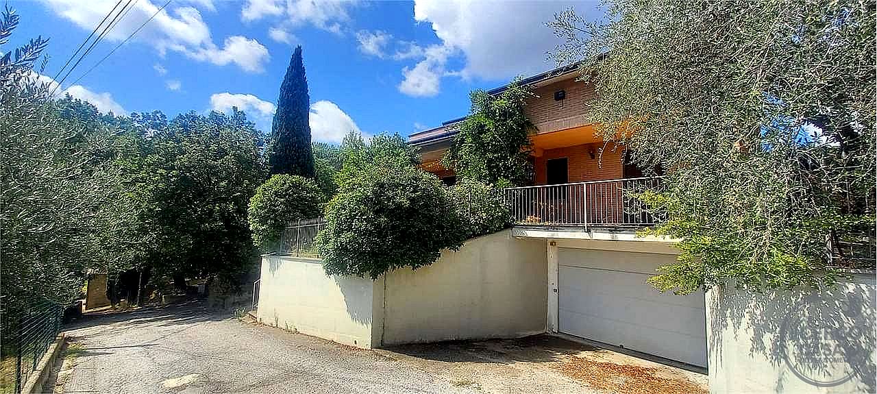 VILLA VENDITA PERUGIA MONTELAGUARDIA · foto 1