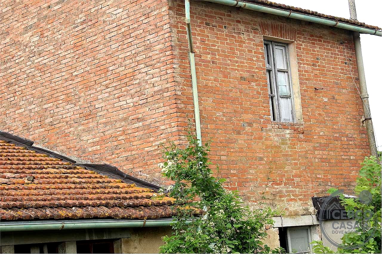 RUSTICO - CASALE VENDITA DERUTA CASALINA