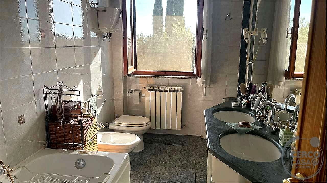 VILLA A SCHIERA VENDITA PERUGIA SAN MARTINO IN COLLE · foto 23