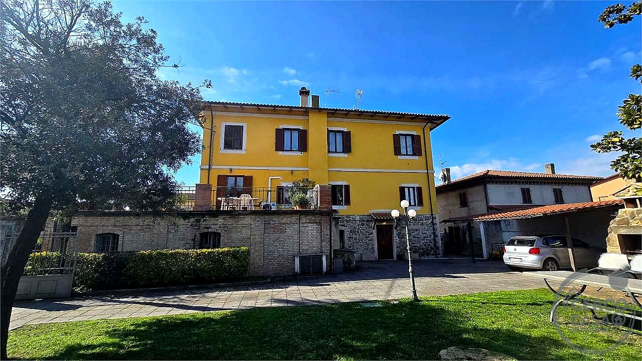 4 O PIÙ LOCALI VENDITA TORGIANO · foto 9