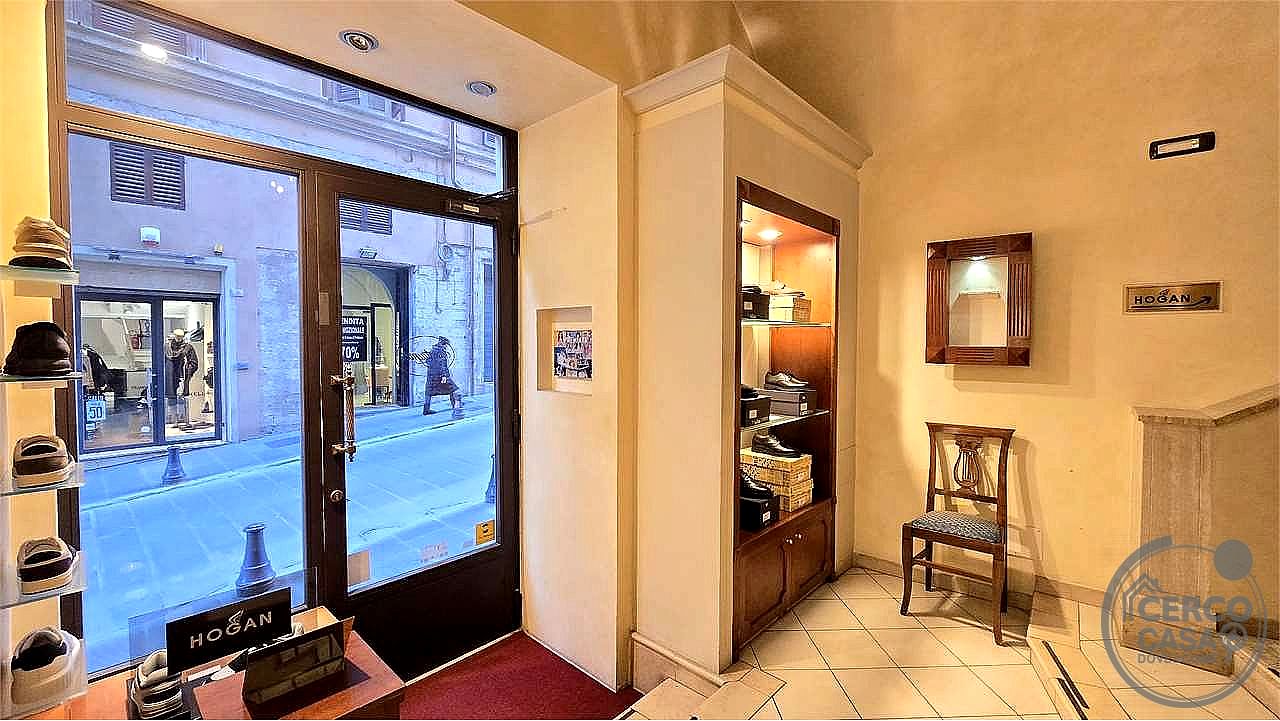 NEGOZIO VENDITA PERUGIA · foto 20