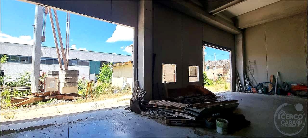 CAPANNONE VENDITA PERUGIA · foto 12