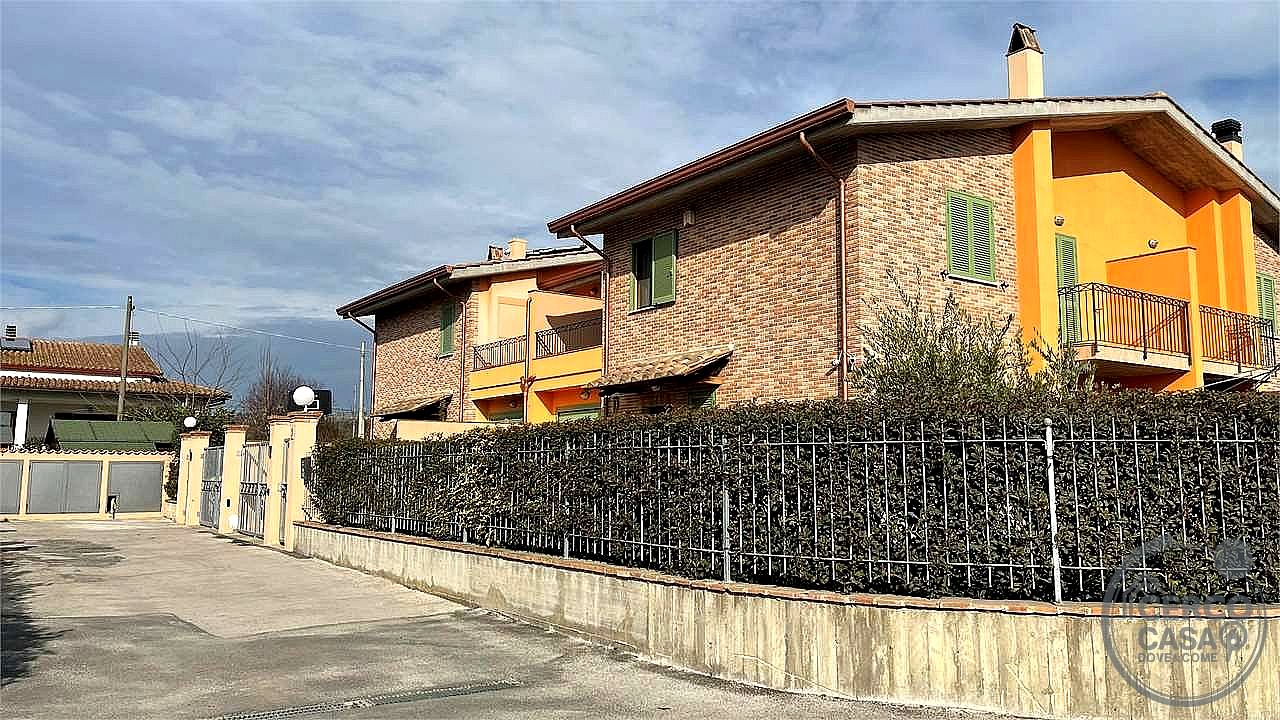 VILLA PORZIONE VENDITA PERUGIA SAN MARTINO IN CAMPO · foto 5