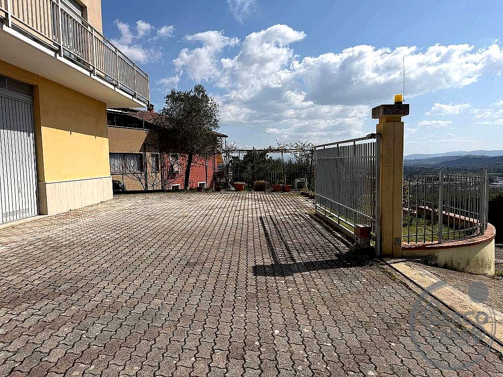 VILLA VENDITA PERUGIA PONTE FELCINO · foto 2