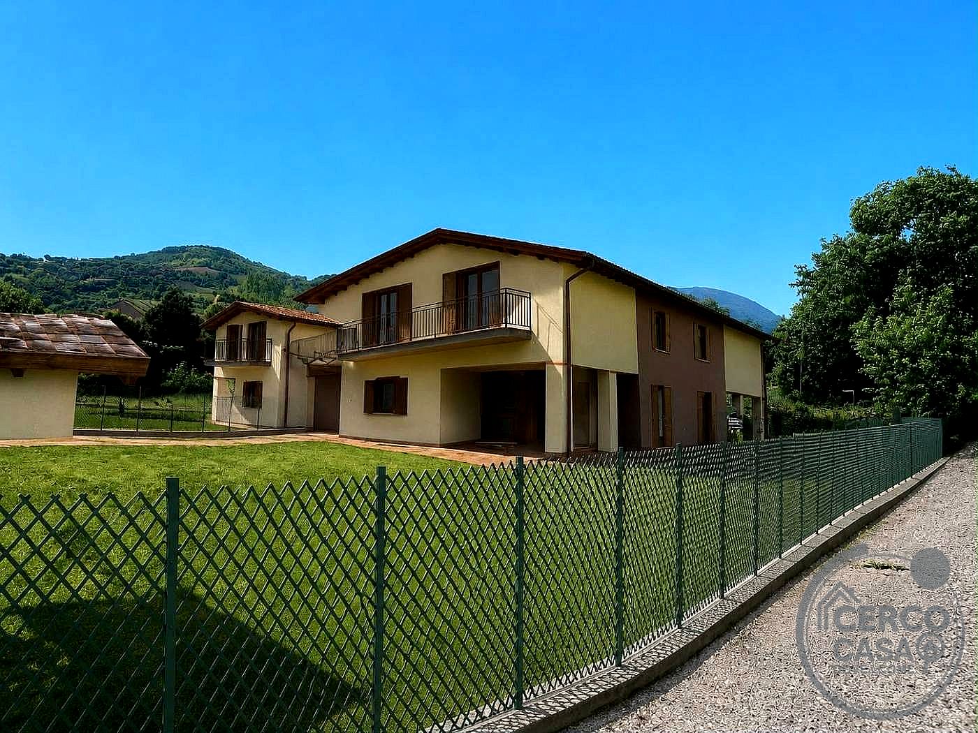 VILLA BIFAMILIARE VENDITA PERUGIA RAMAZZANO