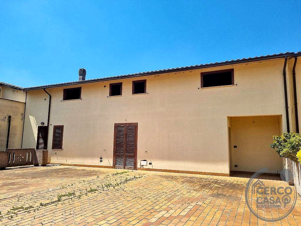 VILLA A SCHIERA VENDITA PERUGIA RAMAZZANO · foto 1