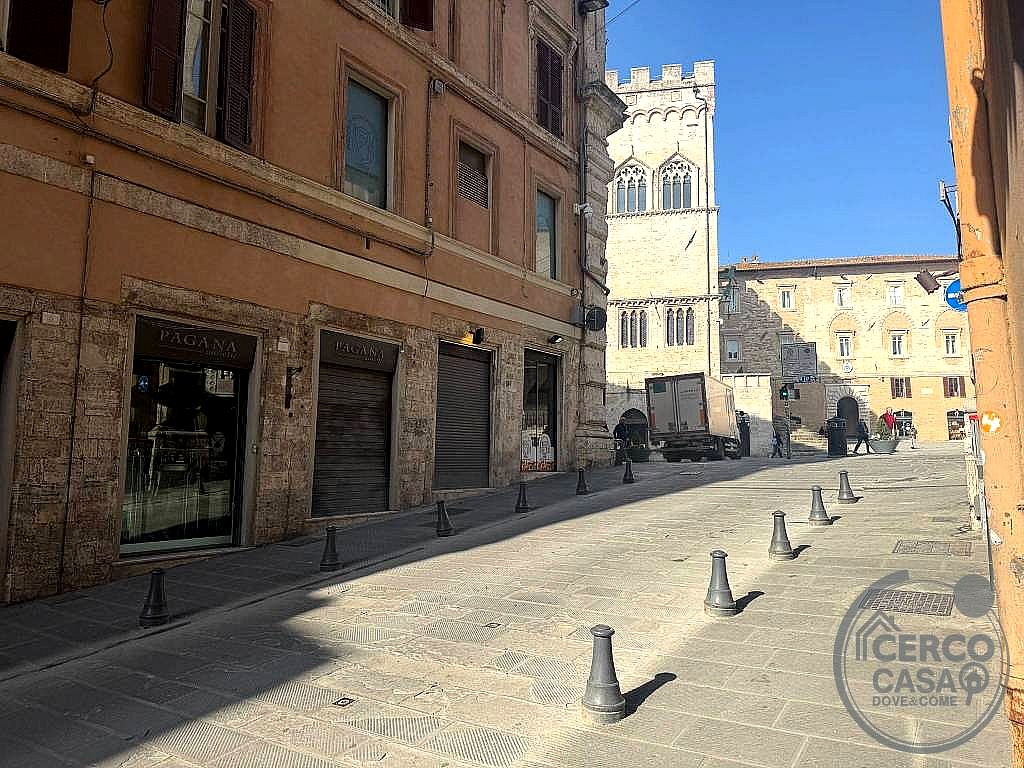 NEGOZIO VENDITA PERUGIA CENTRO STORICO · foto 2