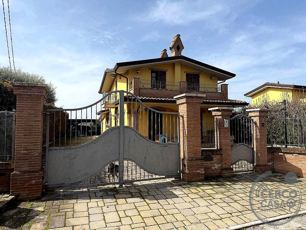 VILLA VENDITA PERUGIA PICCIONE · foto 1