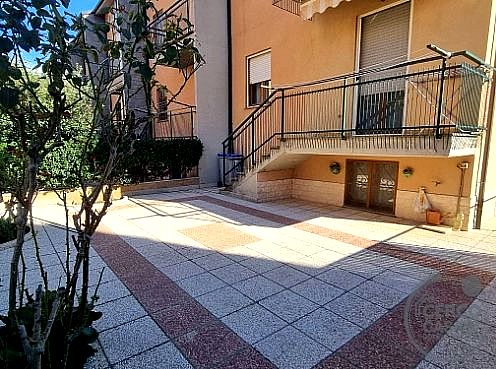 VILLA A SCHIERA VENDITA PERUGIA PRETOLA · foto 1
