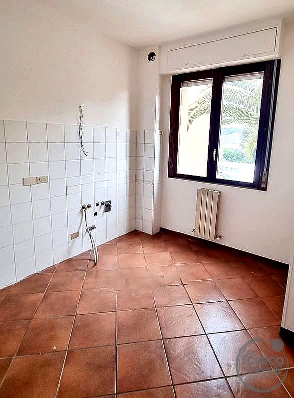 VILLA A SCHIERA VENDITA PERUGIA PRETOLA · foto 4