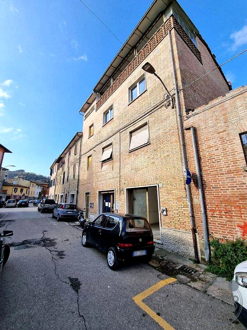 NEGOZIO AFFITTO PERUGIA PONTE VALLECEPPI · foto 3