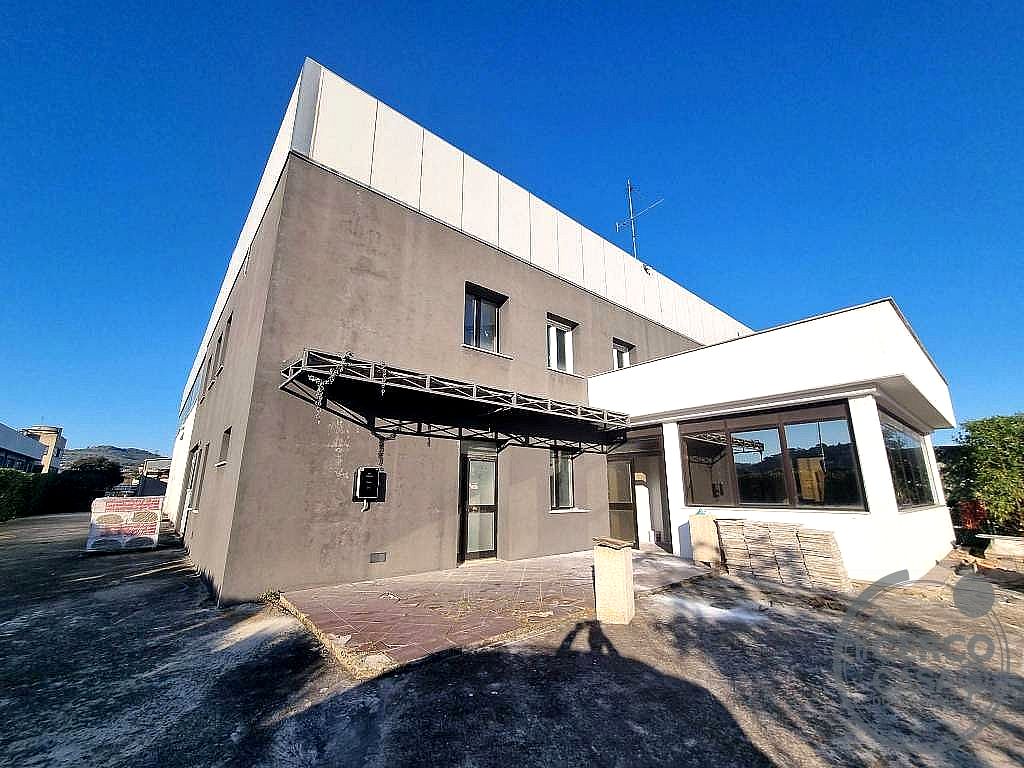 CAPANNONE VENDITA PERUGIA PONTE FELCINO · foto 1