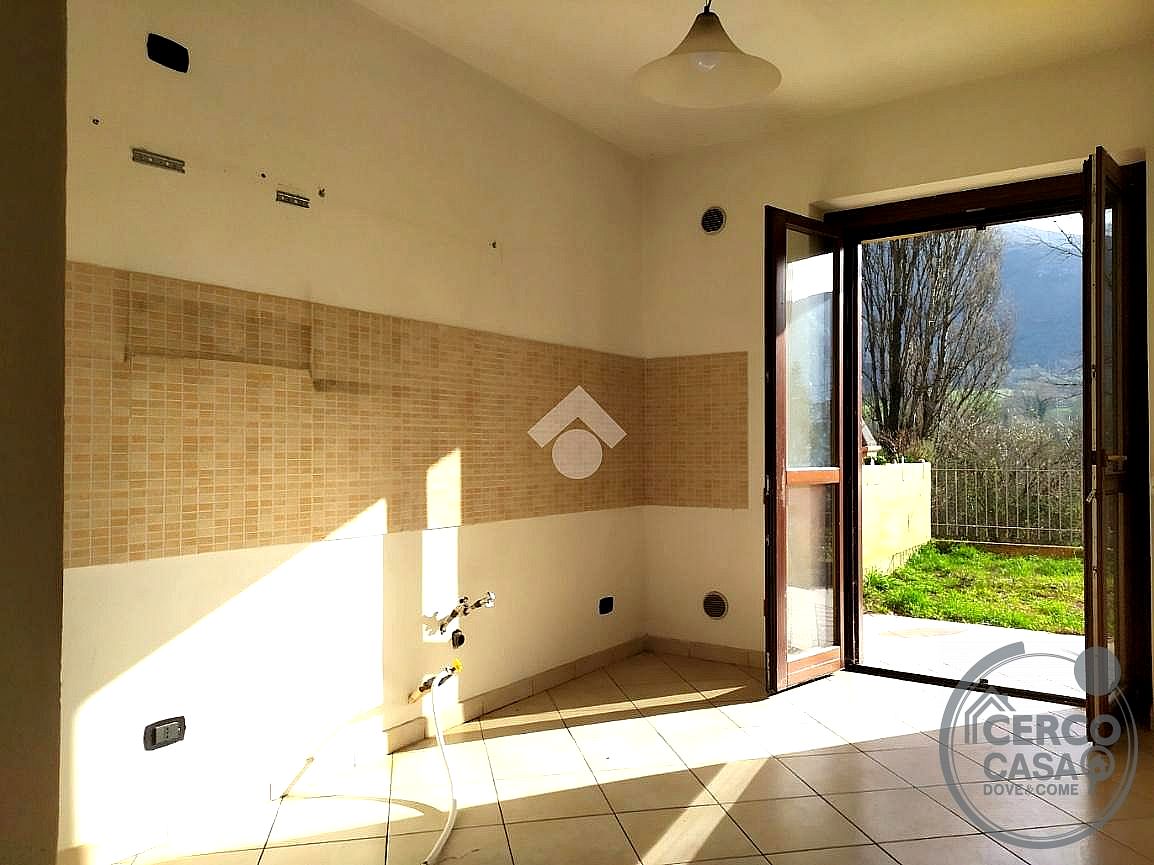 VILLA A SCHIERA VENDITA ACQUASPARTA · foto 4
