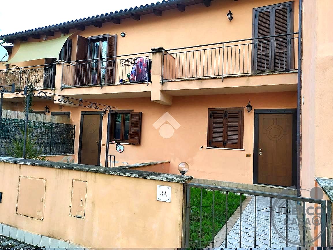 VILLA A SCHIERA VENDITA ACQUASPARTA · foto 8