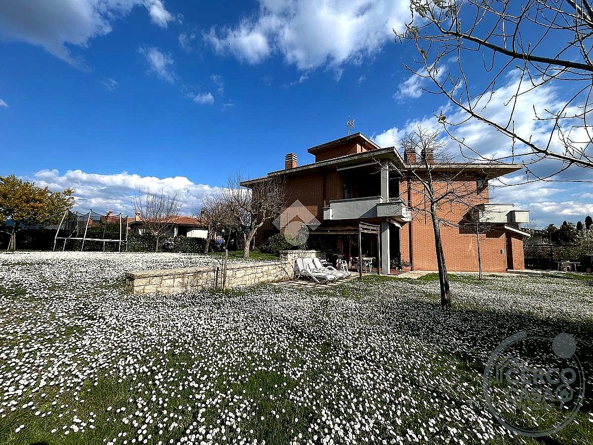 VILLA VENDITA MONTECASTRILLI · foto 3