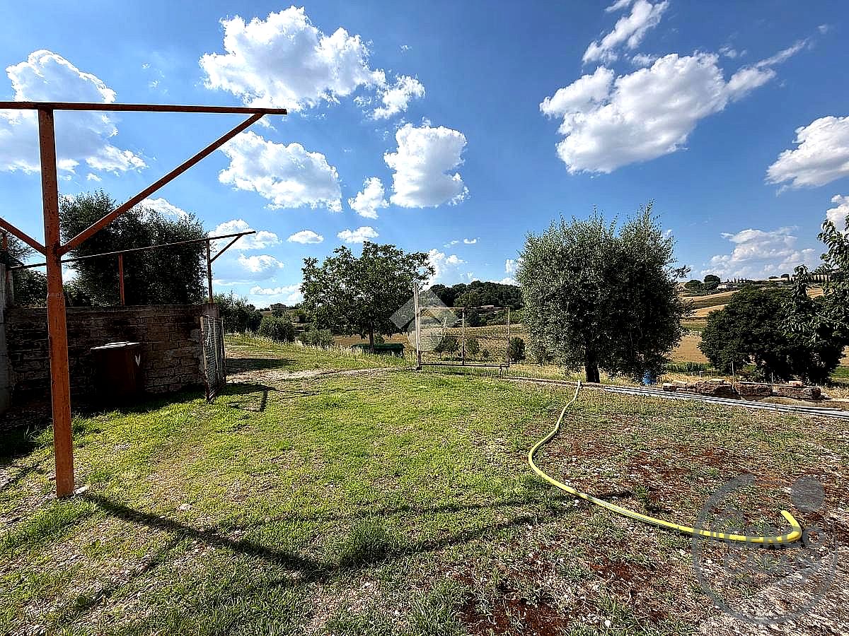 PORZIONE DI CASA VENDITA MONTECASTRILLI · foto 2
