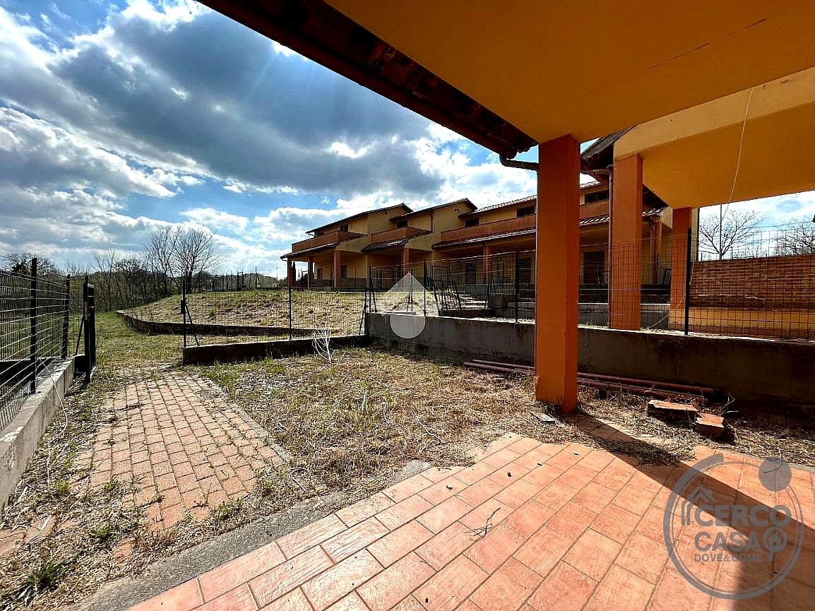 VILLA A SCHIERA VENDITA MONTECASTRILLI · foto 5