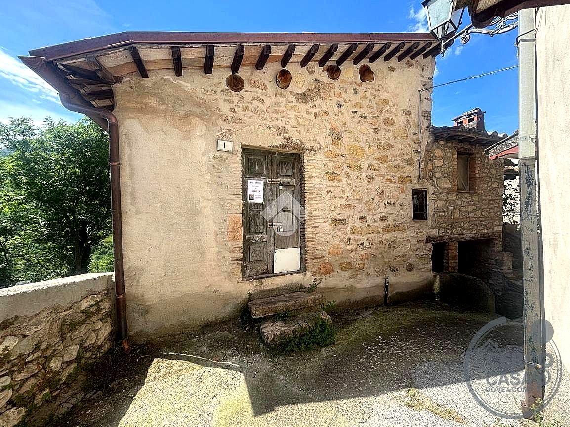 RUSTICO - CASALE VENDITA TERNI