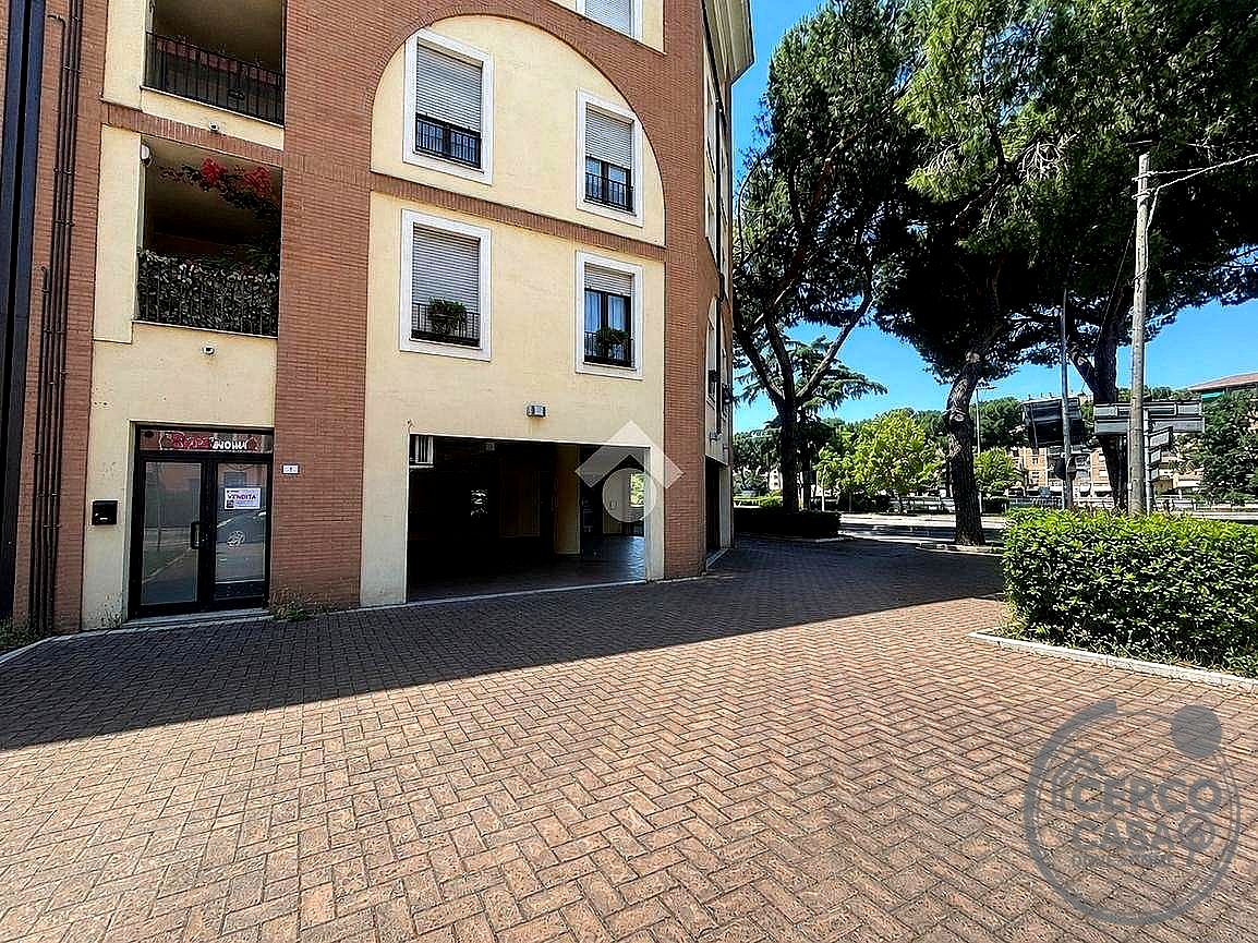 NEGOZIO AFFITTO TERNI CITTÀ GIARDINO · foto 4