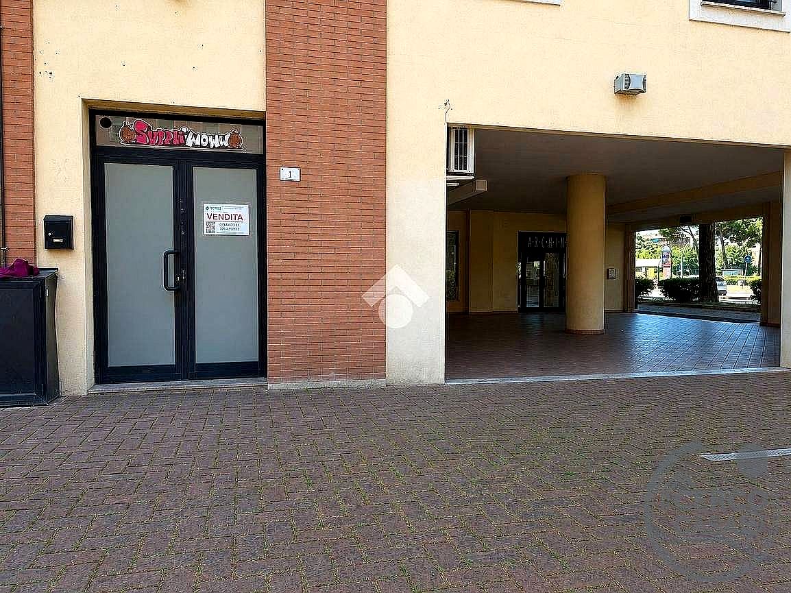 NEGOZIO AFFITTO TERNI CITTÀ GIARDINO · foto 5